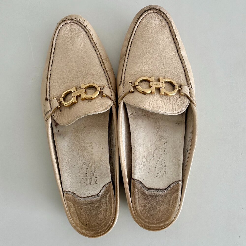 Salvatore Ferragamo Leather Mules | Off-White | Size 40 | Fair Condition 🤍👡